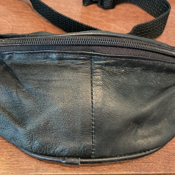 Crown leather pouch - Picture 3 of 8